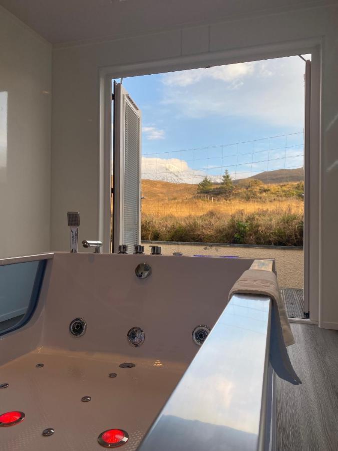 Highland Stays - Ben View Room & Jacuzzi Bath Fort William Exterior photo